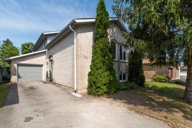 Located on a peaceful cul de sac in Barrie's sought after East End, this beautifully updated 4 level backsplit combines style, space, and versatility.