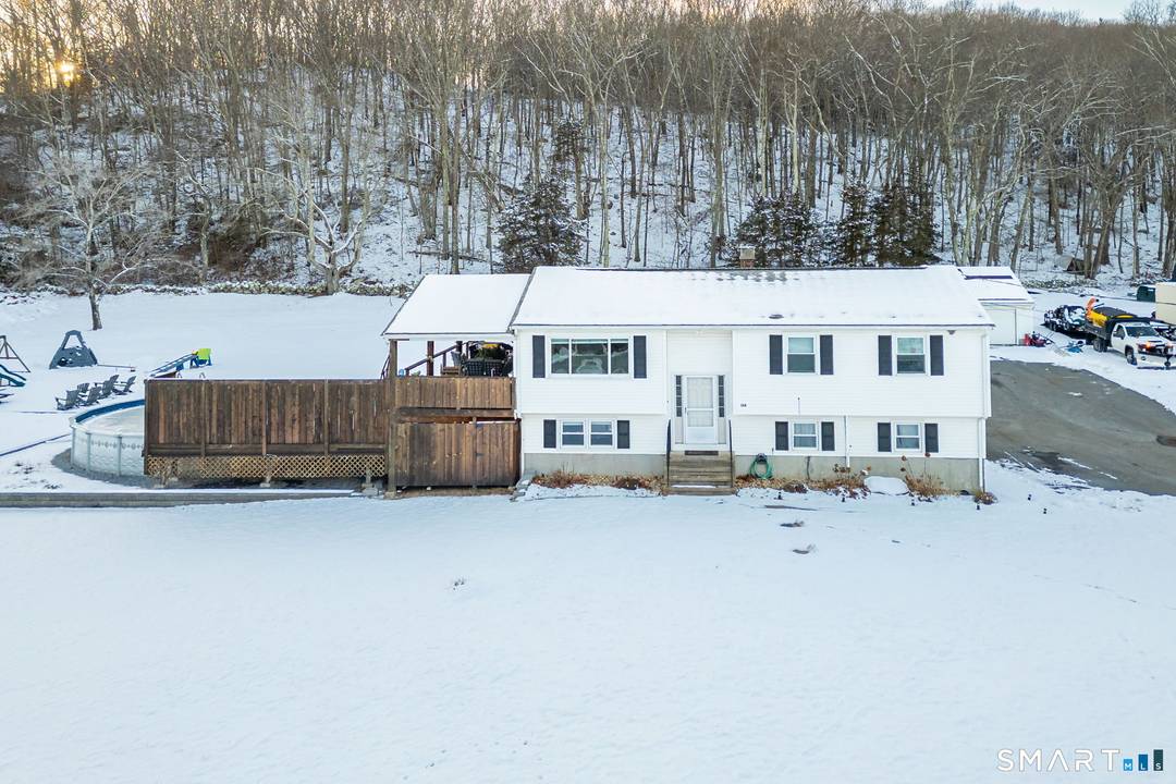 Welcome home to 134 Massapeag Side Road.