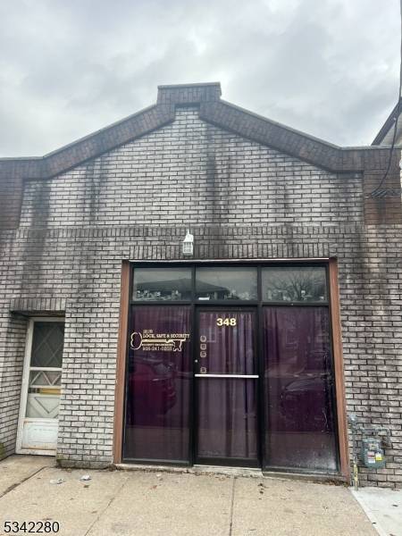 This spacious 2, 658 sq. ft.