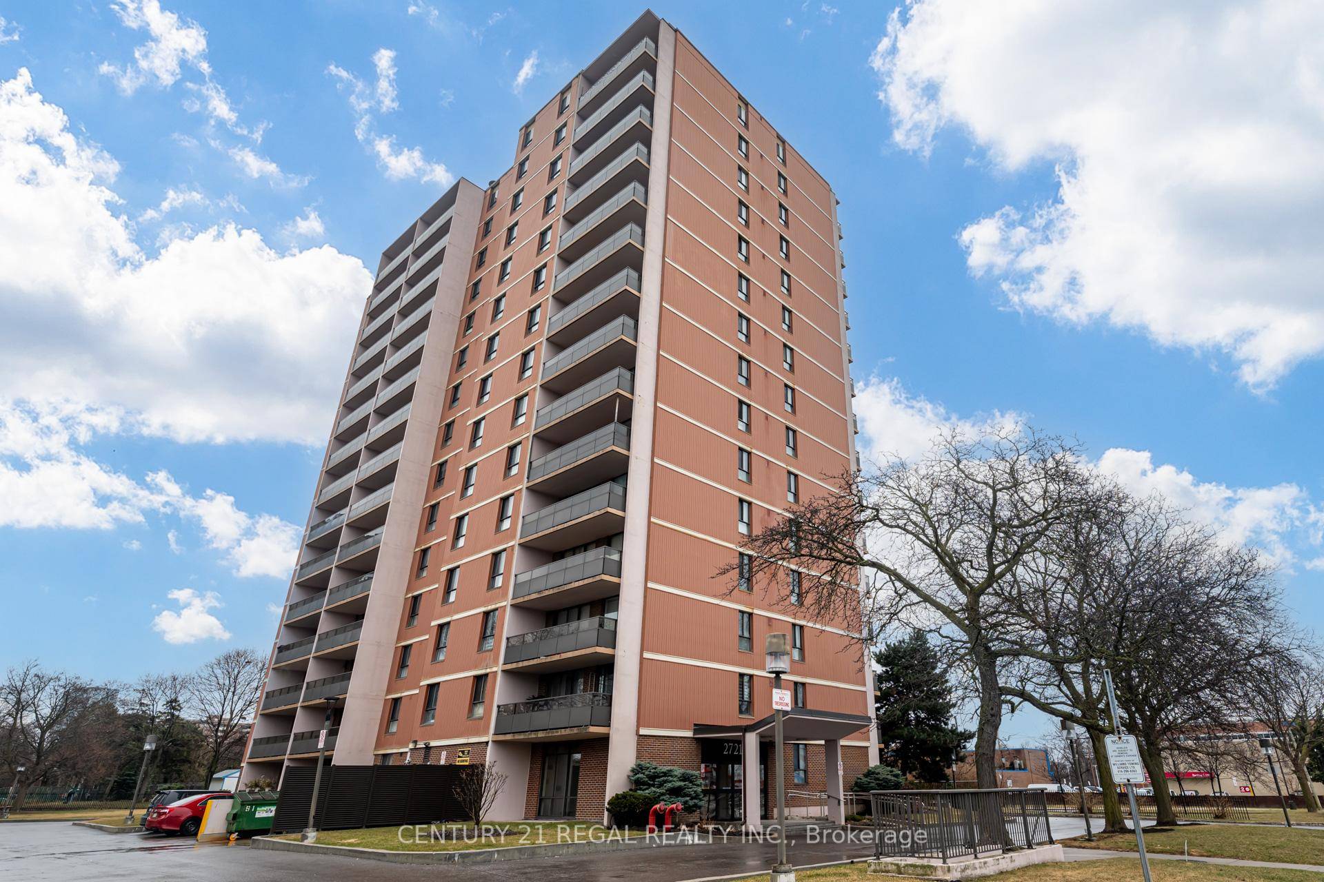 Lovely and spacious 2 bedroom main floor condo for convenient living.