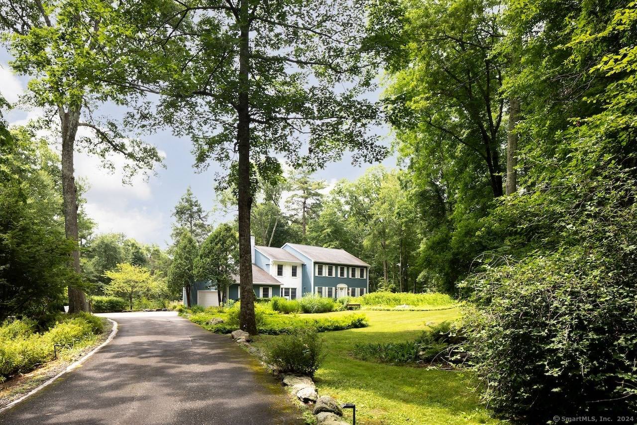 Available Annual or Academic Year Welcome to this well located furnished 5 bedroom, 2.