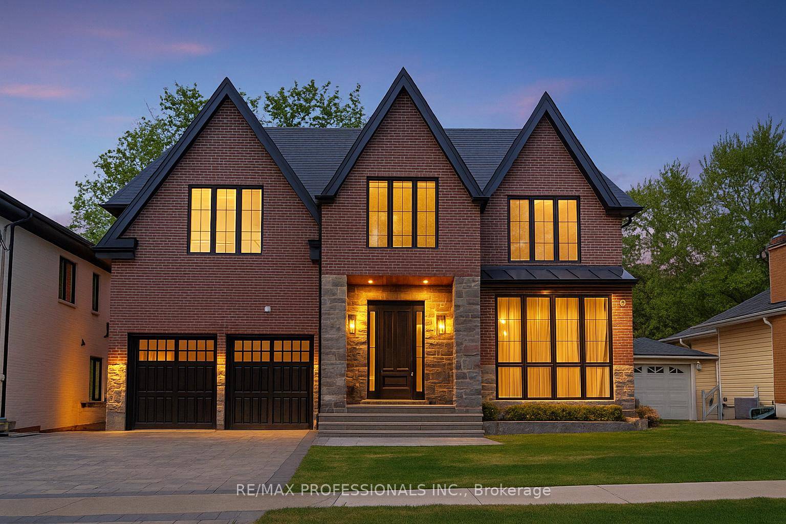 Elegant from every angle an exceptionally crafted, custom built residence backing on to Rotary Park conservation !
