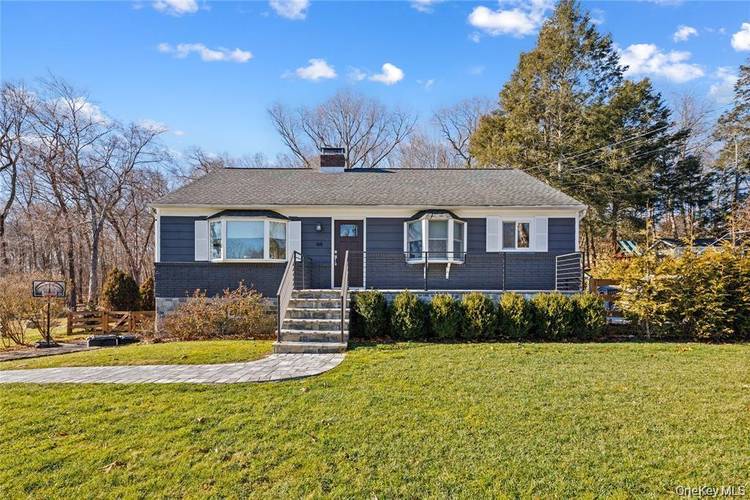 Charming country retreat for pet lovers in North Salem !