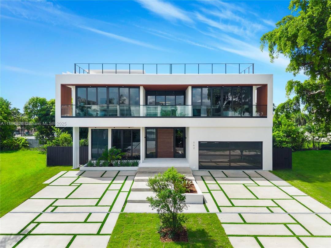 BRAND NEW BUILD MODERN ESTATE IN THE HEART OF SUNNY ISLES BEACH !