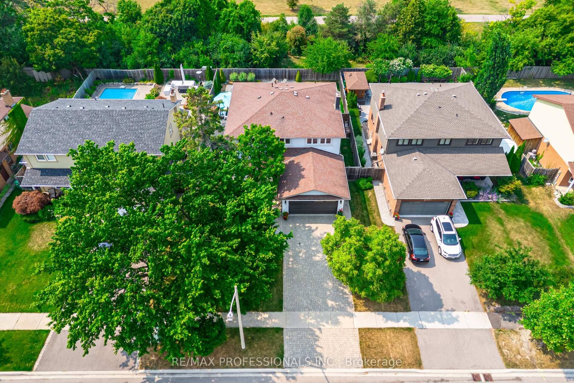 Welcome to 2357 Kenbarb Road in Gorgeous Gordon Woods Neighbourhood on Tree Lined Street !