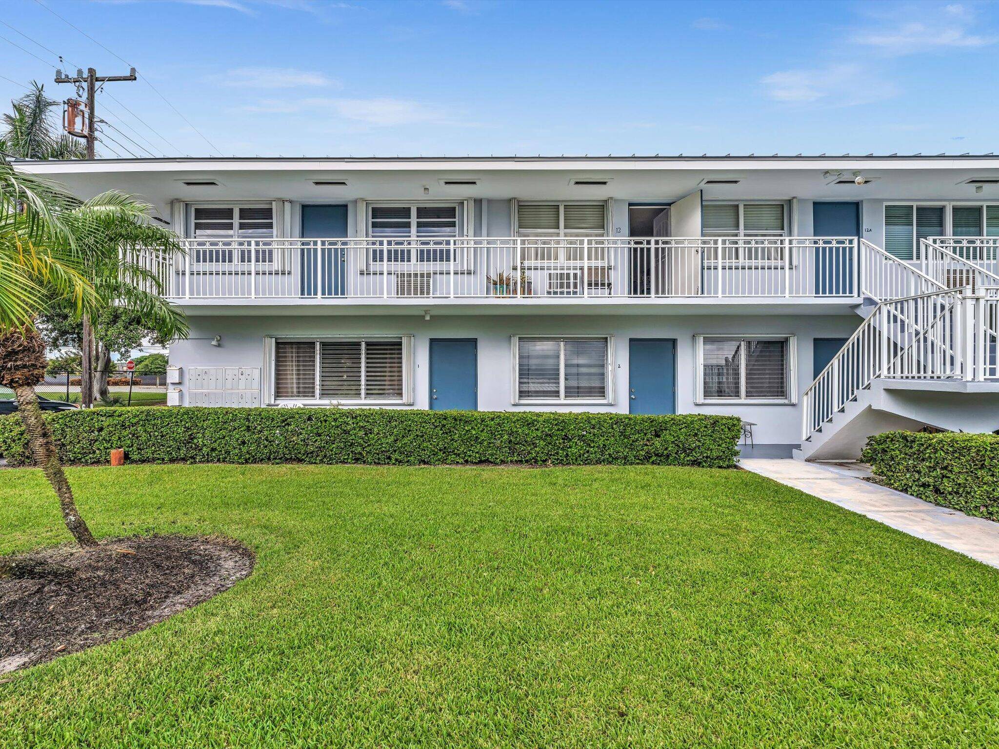 Exceptional Coop in Hampshire Gardens.