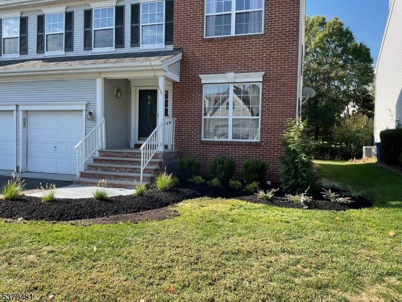Welcome to 46 Strawberry Hill Road located in the sought after Mountainview Farms development !