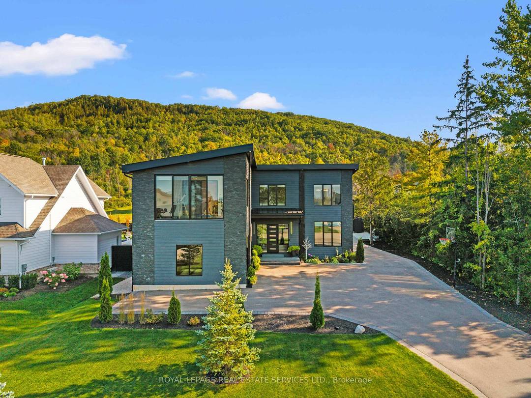 Luxury Living Exquisite Detached 2 Storey Executive Home, Offering Over 5, 559 Sq Ft Of Total Finished Living Space, 4 2 Bedrooms, 5 1 Bathrooms.