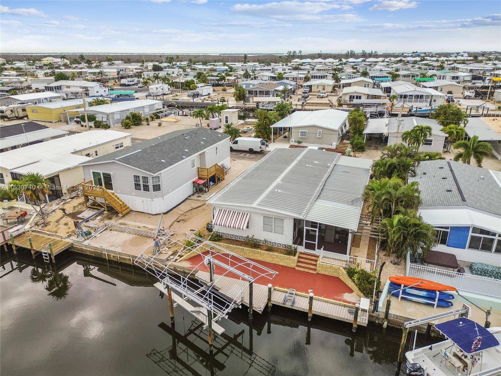 Amazing Location, Live your best island life in this 2 bedroom, 2 full bath, Direct Deep Water Gulf Access home in St James City.