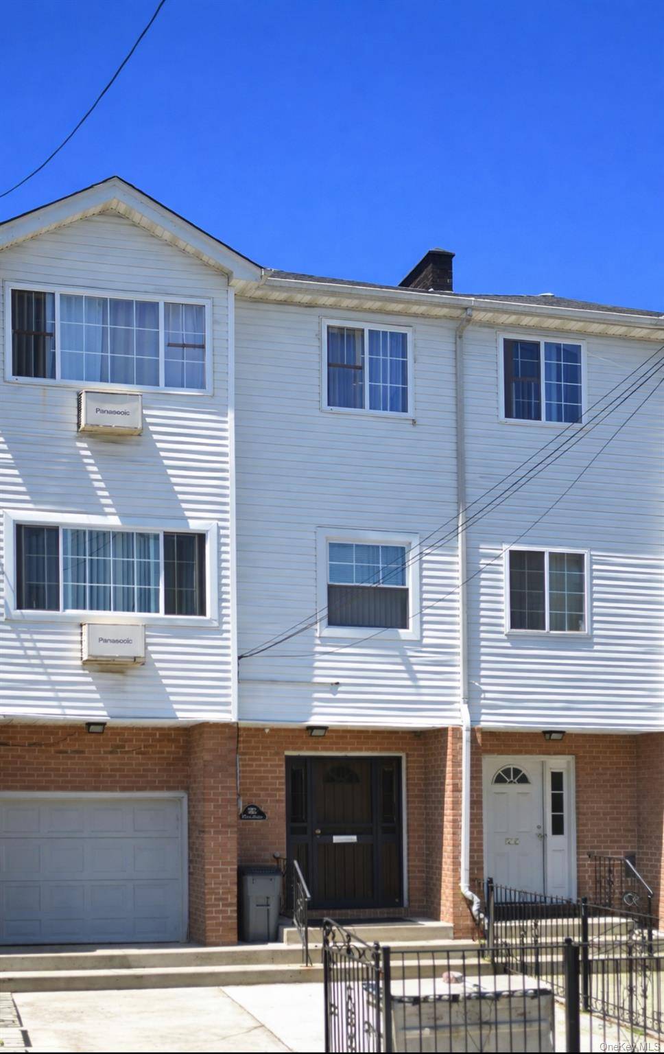 Welcome home to this well proportioned 3 bedroom, 1 bathroom second floor apartment located in a two family duplex home in the heart of East New York, Brooklyn.