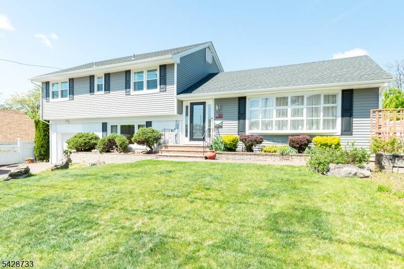 Stunning 3000 sqft 4 Bed 3.