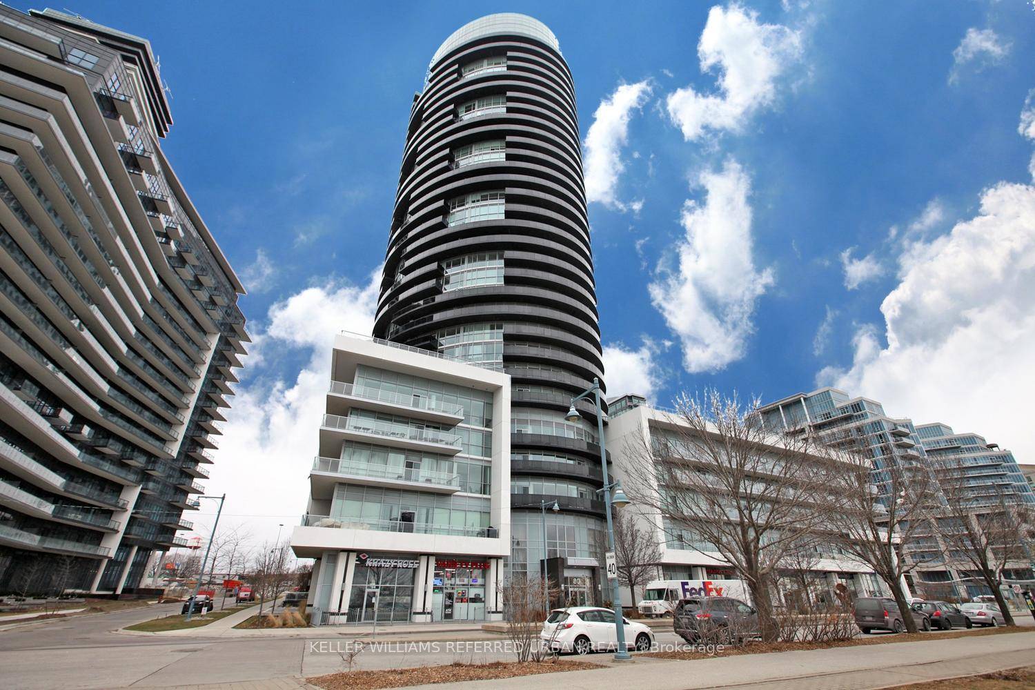 Life by the lake ! Welcome to Waterscape by Monarch.