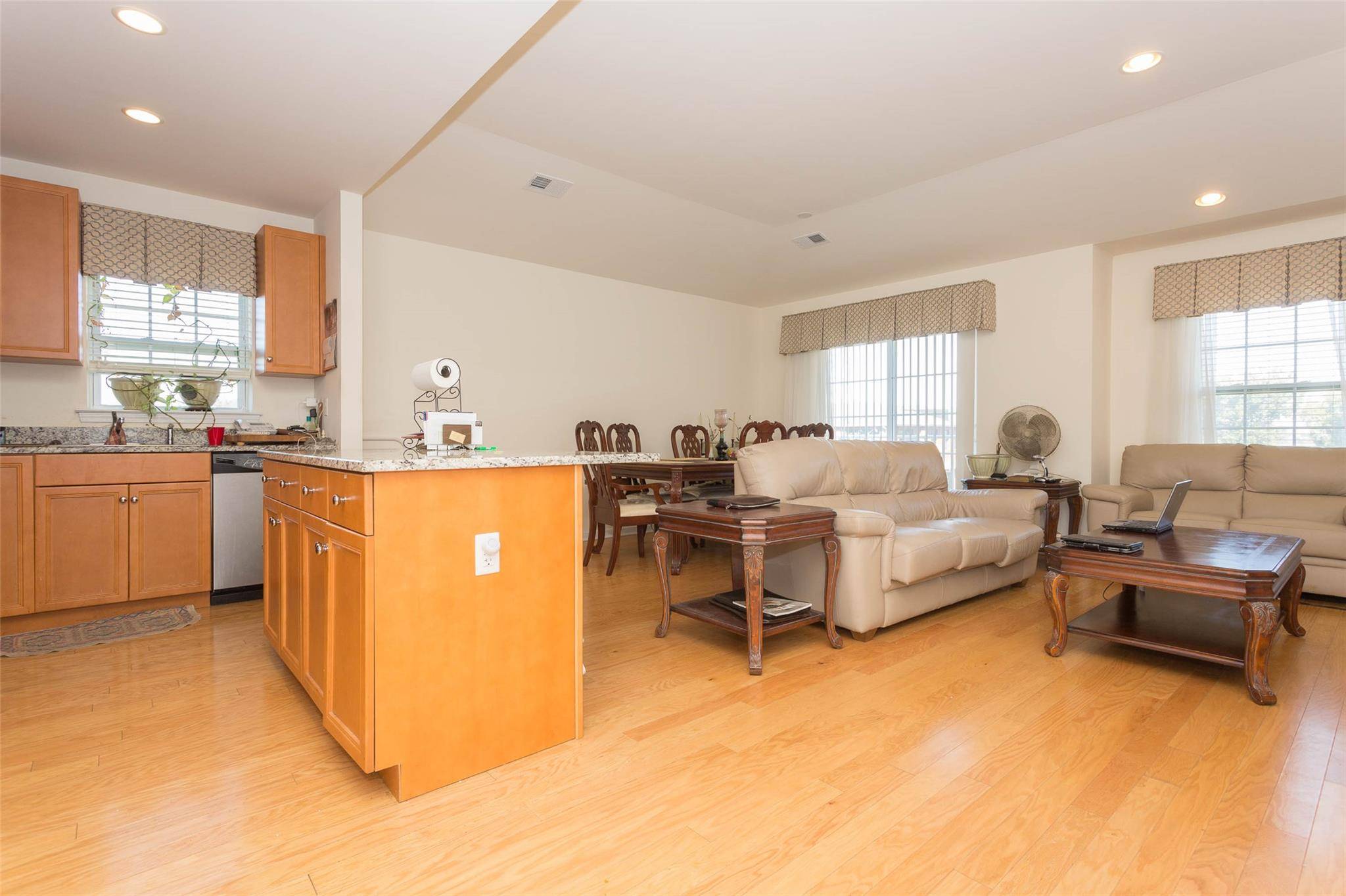 Brick, Top Floor, Spacious 2 Bedroom Condo.