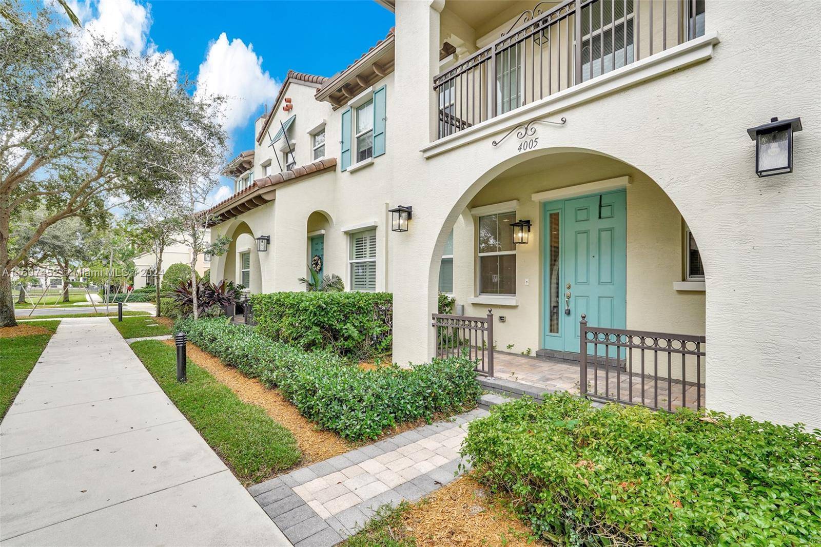 WELCOME TO COOPER CITY S MOST DESIRABLE NEIGHBORHOOD !