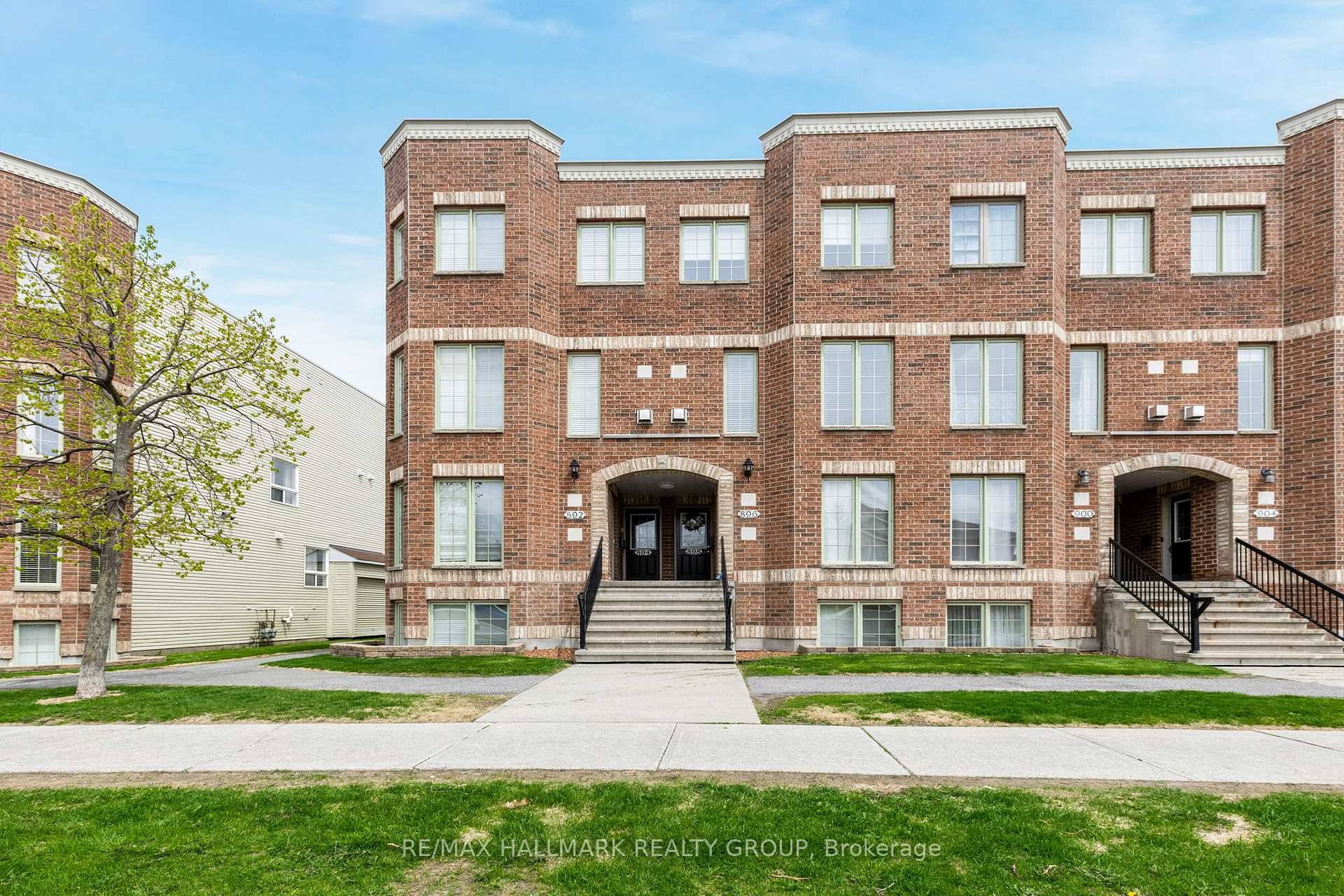Welcome to 896 Longfields Drive a bright and beautifully laid out home in the heart of Barrhaven, offering comfort, space, and convenience for modern living.