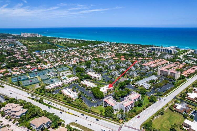 Walk To Beach ! Ground Floor Turnkey Unit in The Heart of Jupiter !