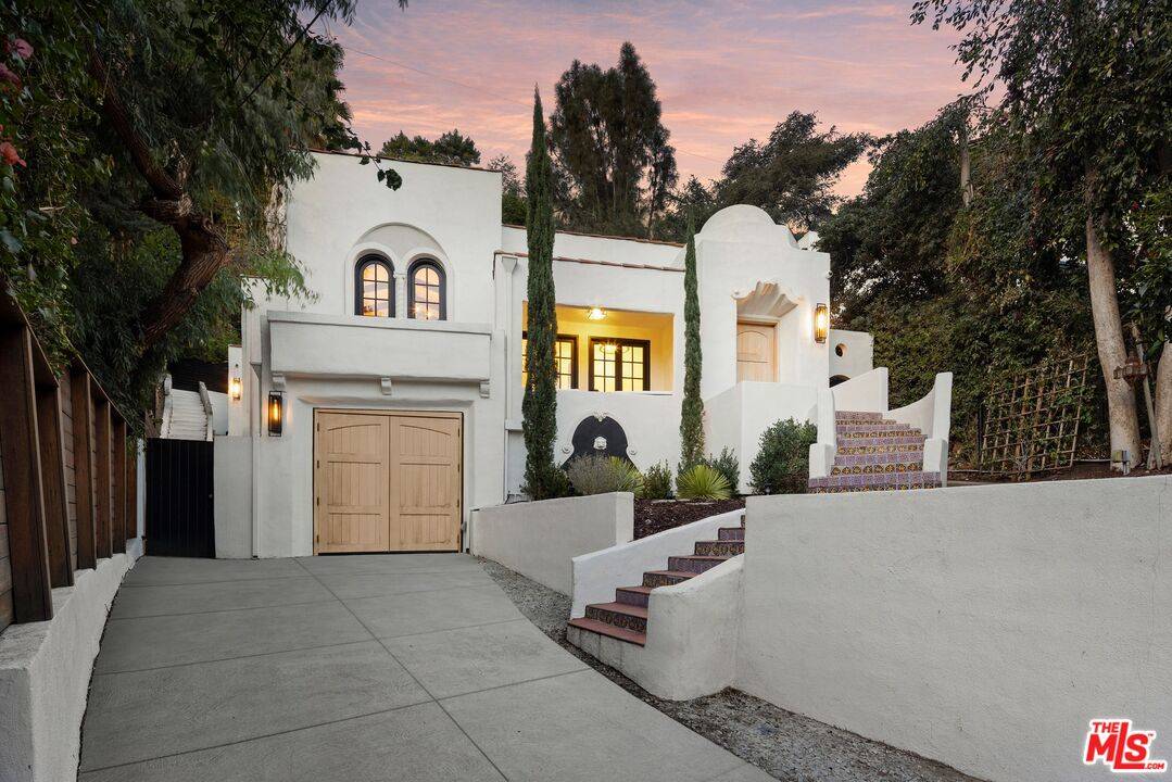 8061   Woodland Ln 3BR Hollywood Hills East La