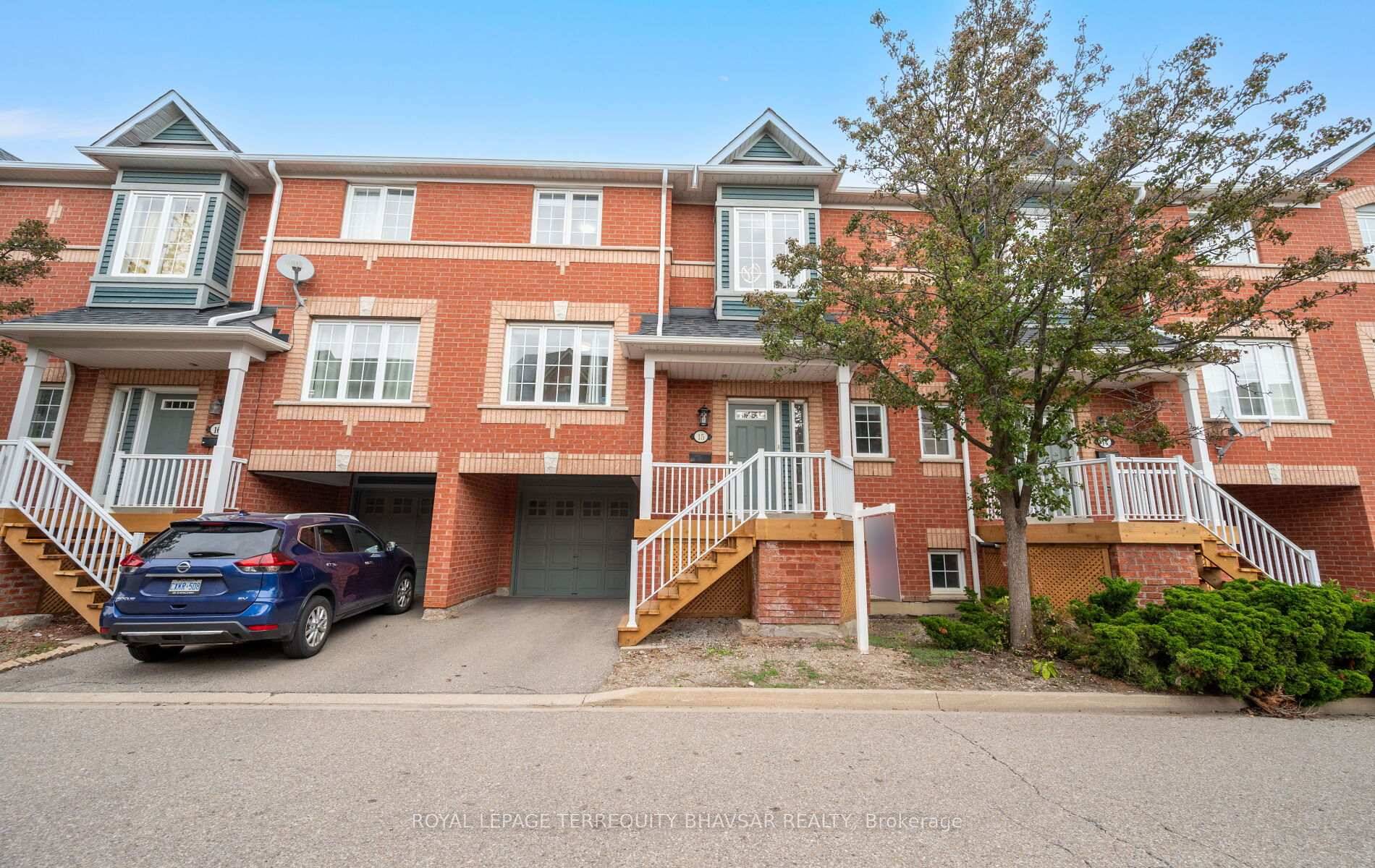 Stylishly updated from top to bottom, this stunning 3 bedroom, 3 washroom condo townhouse offers the perfect blend of comfort and contemporary design in the highly sought after Eglinton Avenue ...