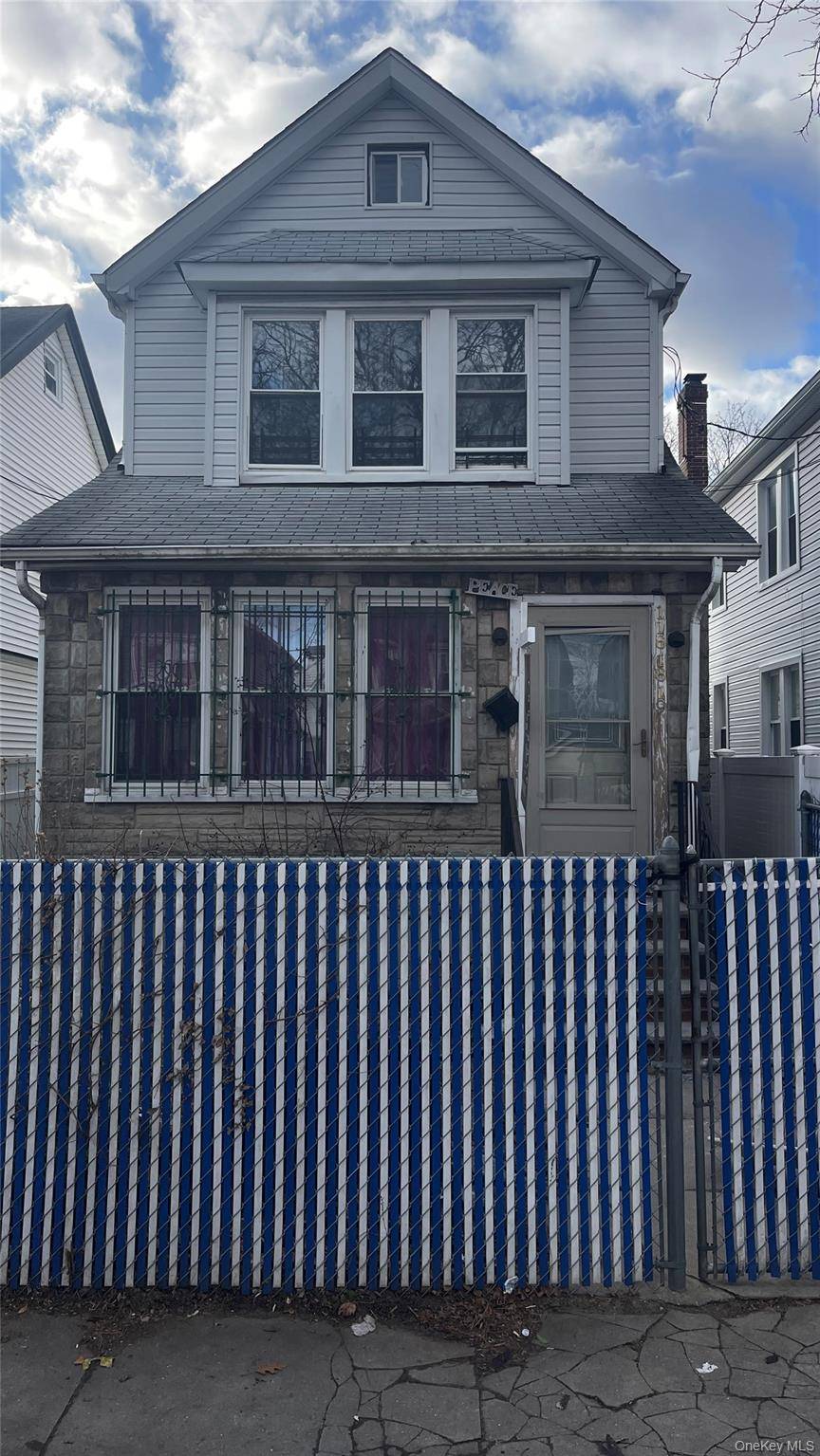 One family 3 bedroom 2 bath in St Albans.