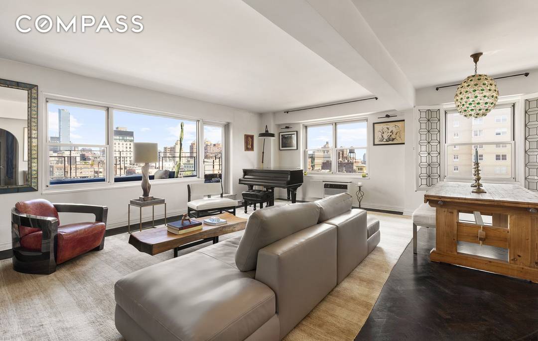 This exceptional 1 bedroom, 1 bathroom residence perched on the 20th floor offers a coveted combination of three open exposures, sweeping city views, and a large private terrace seamlessly integrated ...
