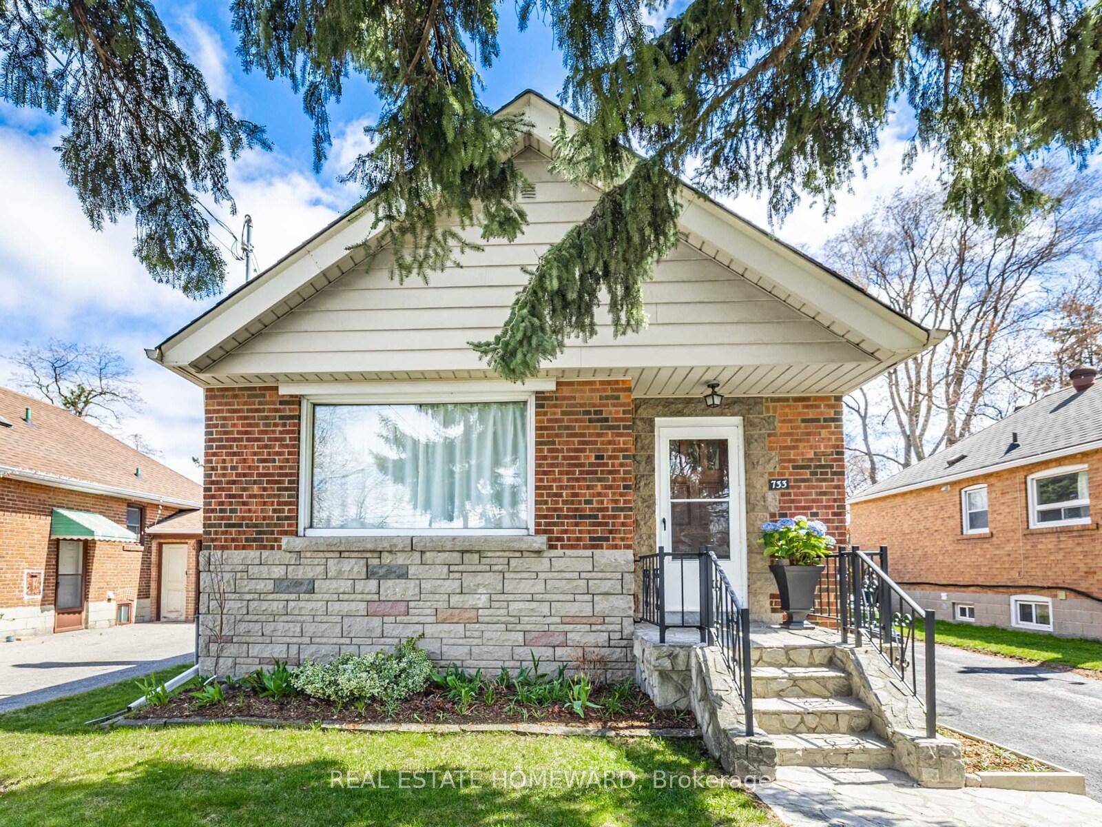 Lovely Detached Brick Bungalow in the desirable Clairlea area, close to schools, parks, grocery stores, shopping plazas along Eglinton Ave amp ; much more !