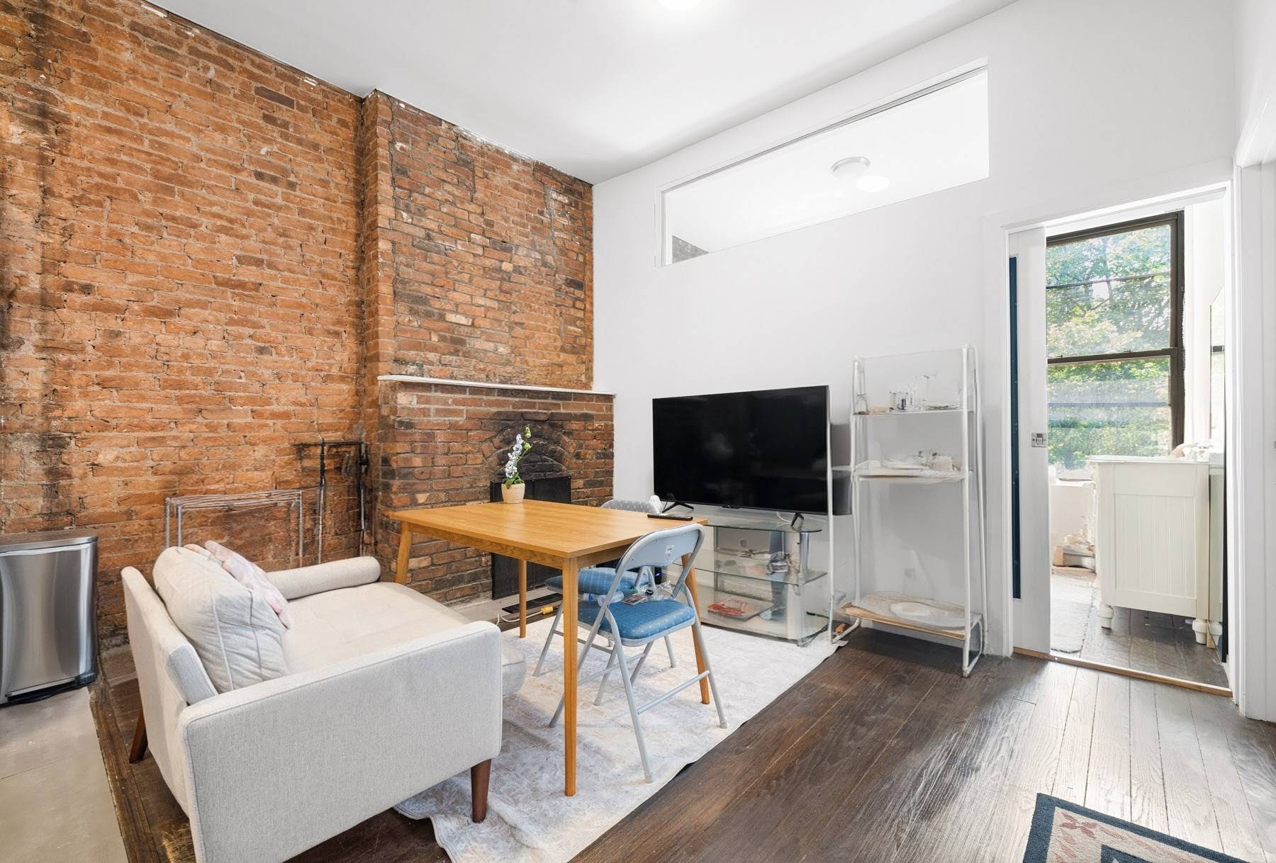 309 w 29th 2f is a 2 bedroom in a classic walkup building equipped with a virtual doorman system.