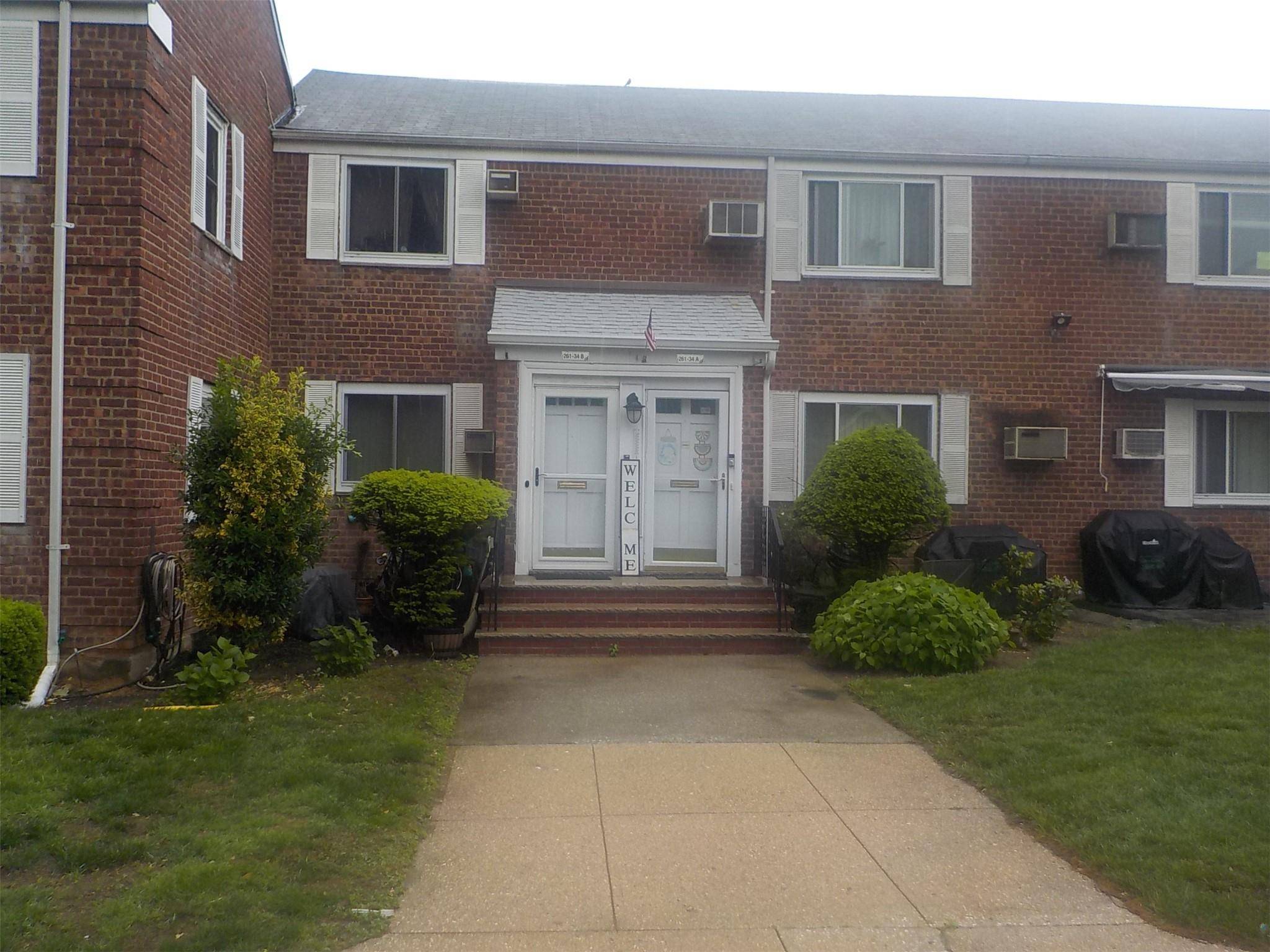 Large 2 Bedroom E with private entry, Very Renovated interior with beautiful gourmet kitchen, laundry closet housing washer dryer, full staircase to lofted attic with skylight, and split system cental ...