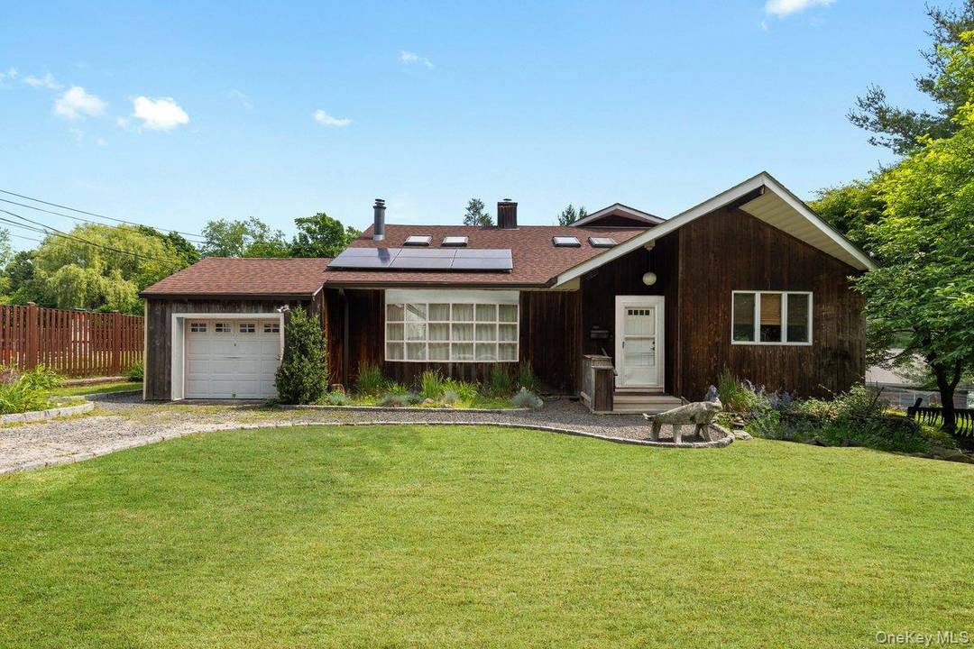 Rare Rental Gem in Hastings on Hudson !