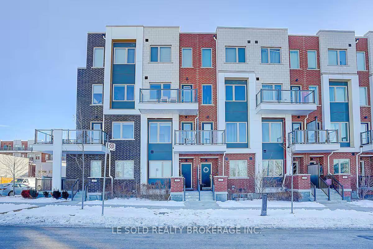 One Furnished 2nd Floor Bedroom in Townhouse For Rent.