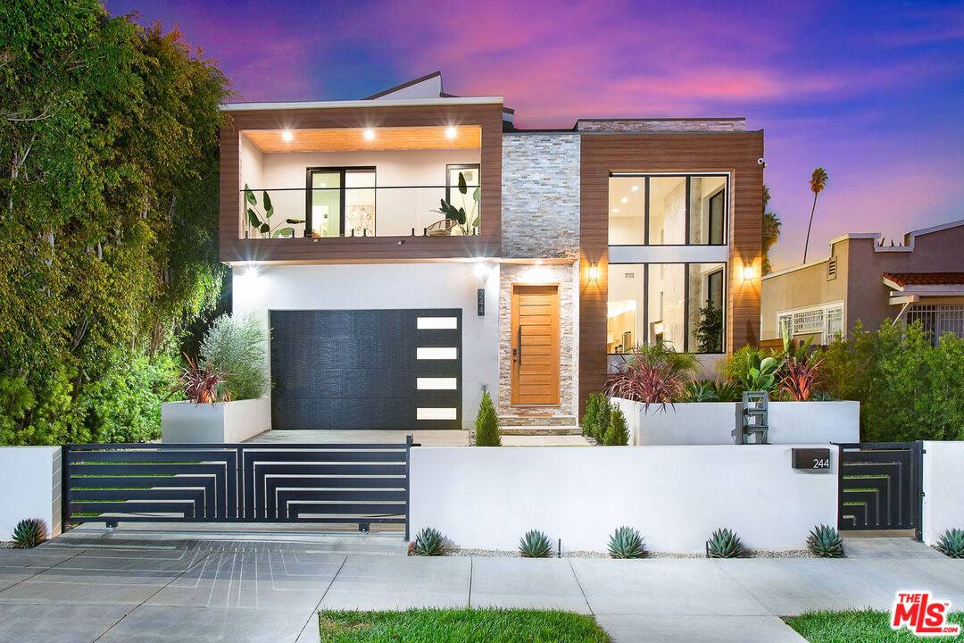 244 S Gramercy Pl 4BR Mid Wilshire La