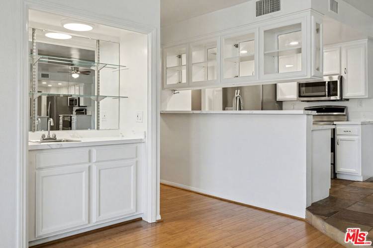 521 MONTANA AVE 2BR Santa Monica La