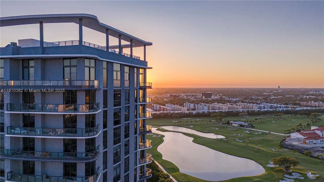 Experience branded living at Mondrian Hallandale Beach Residences sophisticated, move in ready condos that bring Mondrian s globally celebrated design and service to the heart of Hallandale.