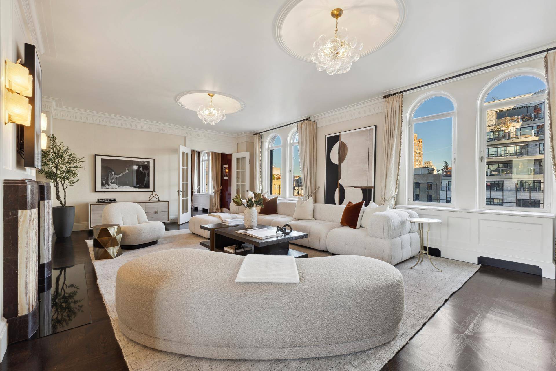 Welcome to 800 Park Avenue, residence 15, a mint condition grand apartment featuring arched double windows with open sunny Park Avenue and Skyline views.