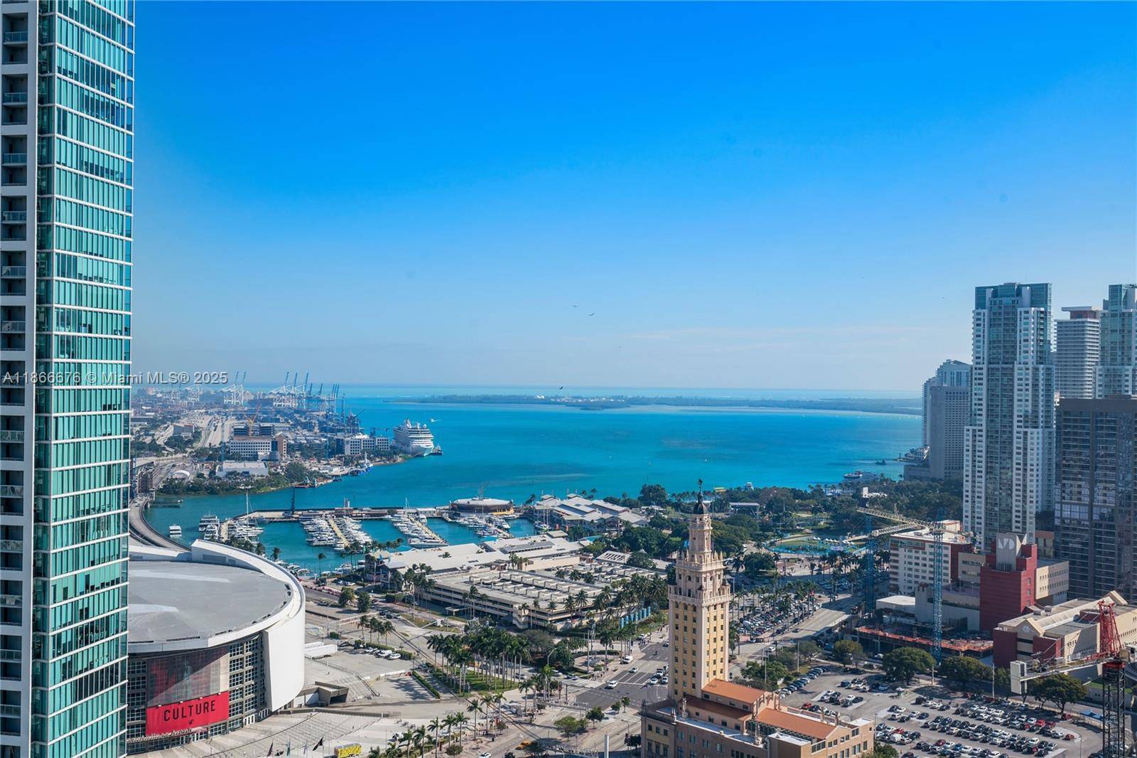 AVAILABLE NOW ! ! PARAMOUNT MIAMI WORLD CENTER, A MUST SEE 2 BEDROOM 3 BATHROOM DEN SUITE WITH AN AMAZING VIEW.