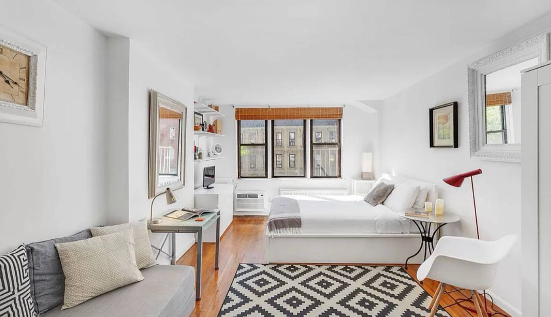 Investment Opportunity ! Stunning large condo studio in the prime Upper East Side of Manhattanfeaturing very low HOA fees and buyers agent commission available !