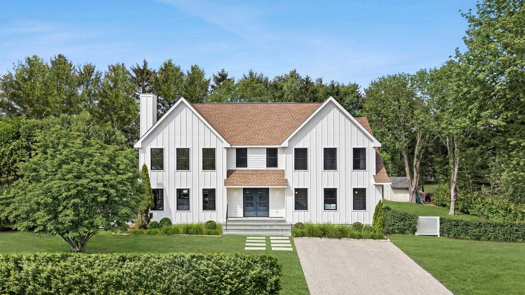 New Construction Modern Home in Scenic Water Mill Farm Country