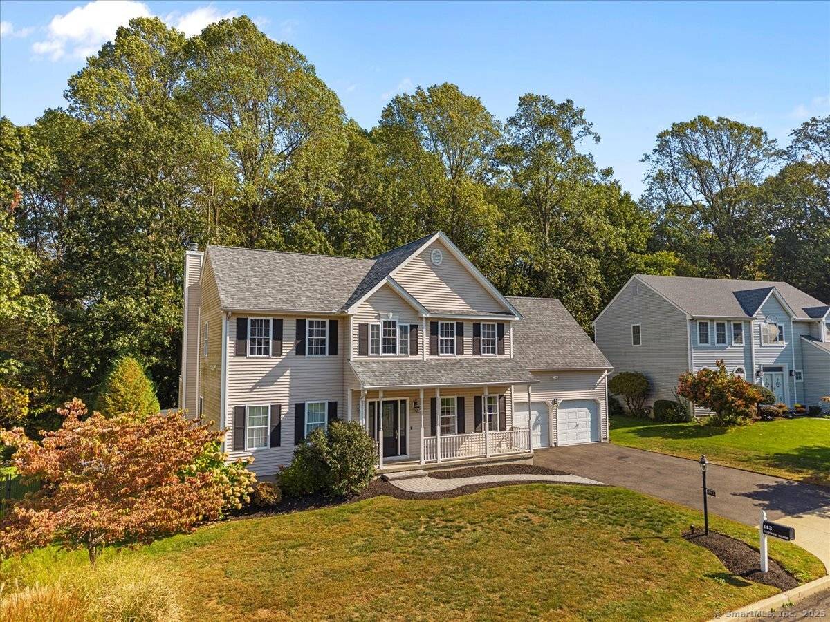 Stunning Renovated Colonial in Milford Hunt Move In Ready !