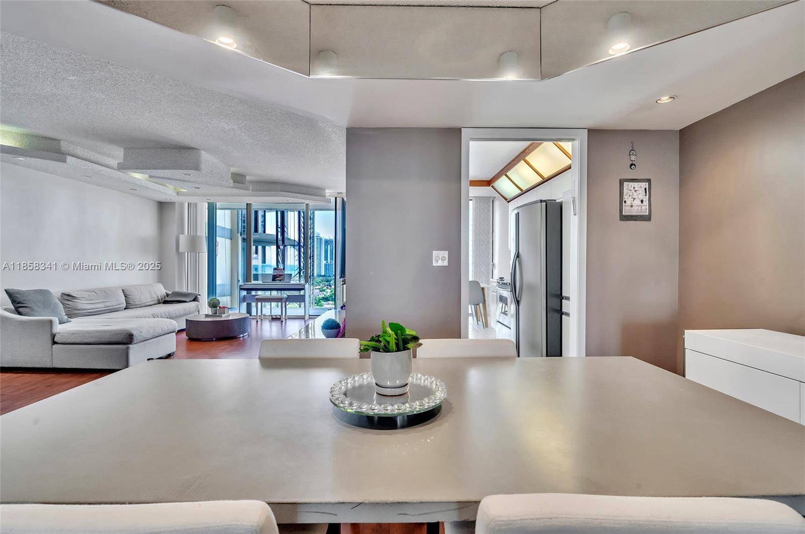 Large 2 bedroom, 2 bath unit in a luxury building, walking distance to the synagogue, with an amazing view.