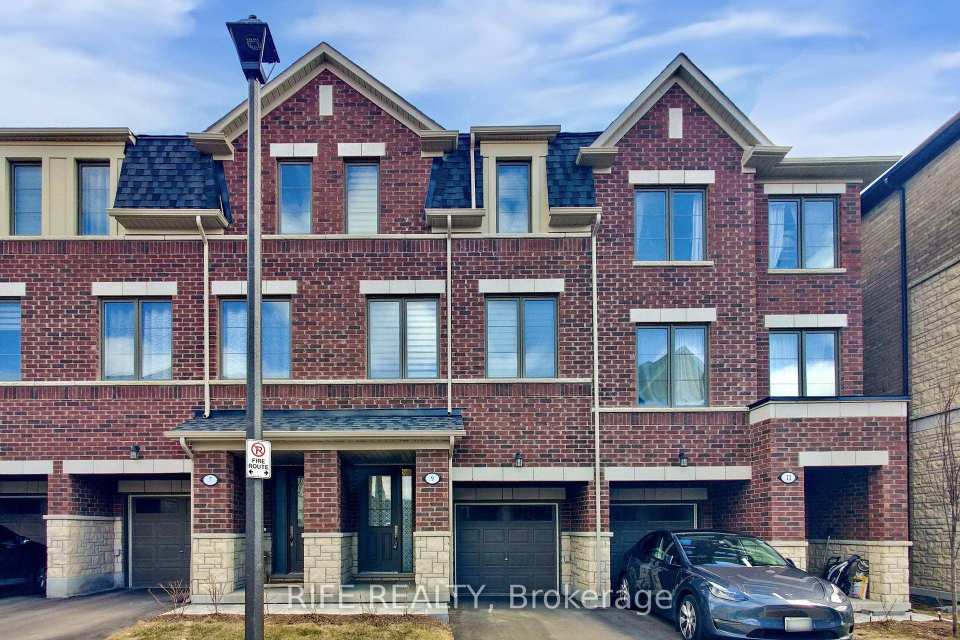 Welcome To 9 Bretlon Street !