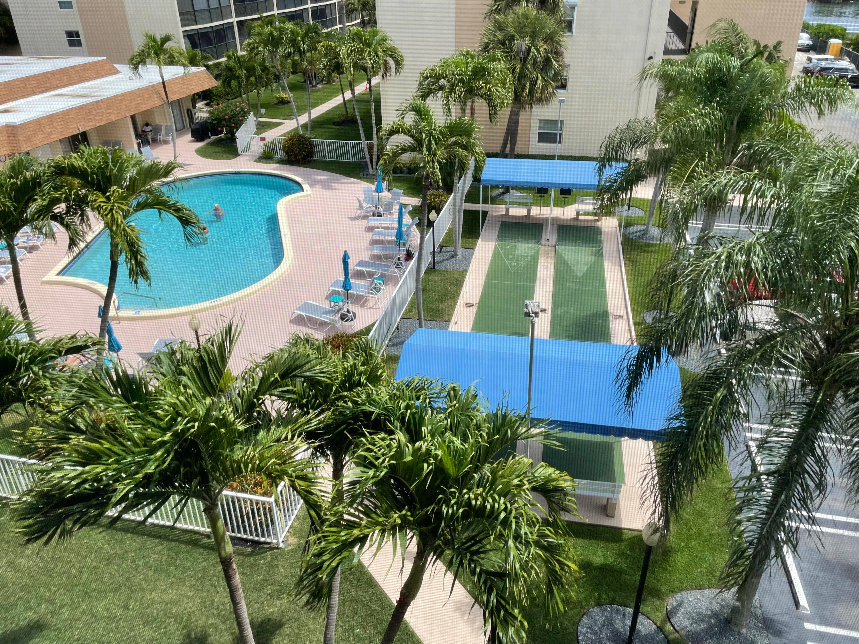 Great Location only 1 2 mile to the beach.