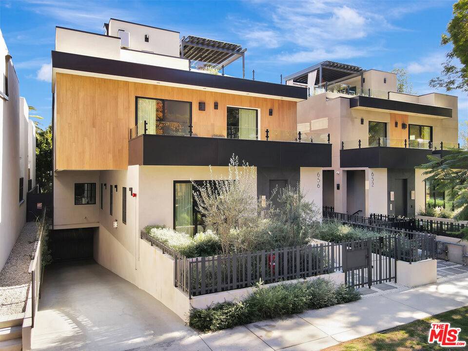 656   Huntley Dr 3BR Sunset Strip La