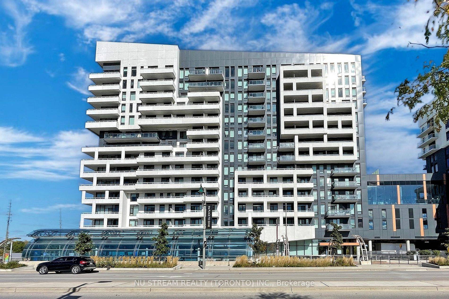 Luxury condo located in the heart of downtown Markham.