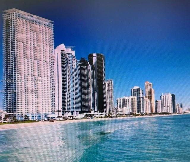 COZY 2 2 CONDO, IN THE CENTER OF SUNNY ISLES BEACHCC, JUST 5 WALK TO BEACH AND PIER !