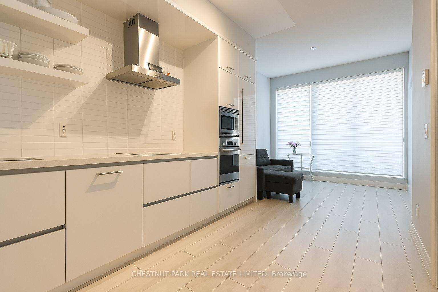 Functional 1 Bedroom Den, 2 Bathroom Suite in the Heart of Yonge amp ; Eglinton !