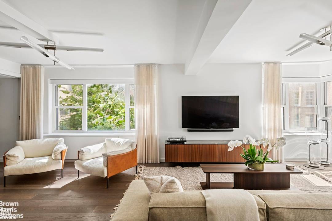 Downtown Chic meets Uptown Elegance.