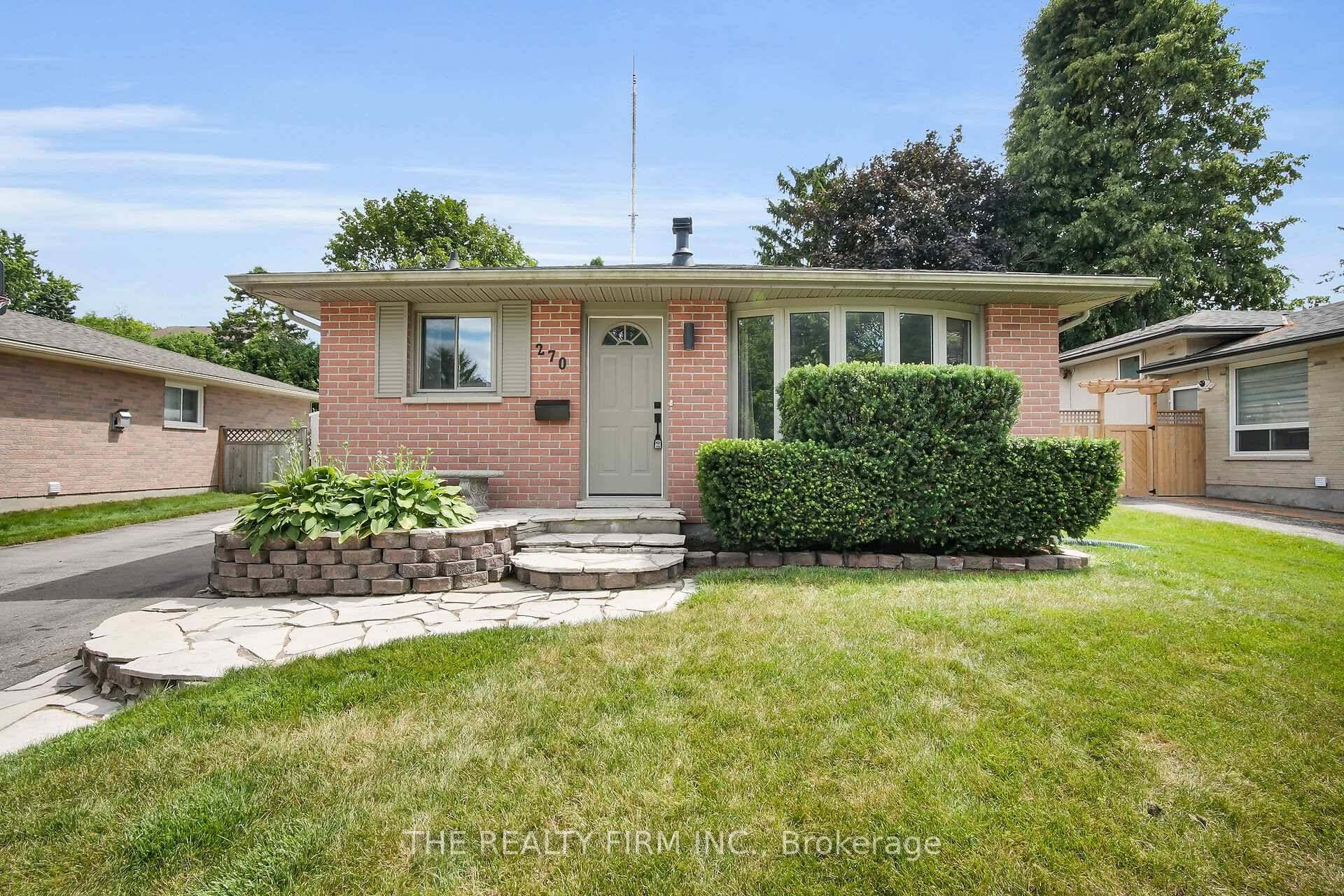 Welcome to 270 Highview Cres in the heart of desirable Norton Estates !