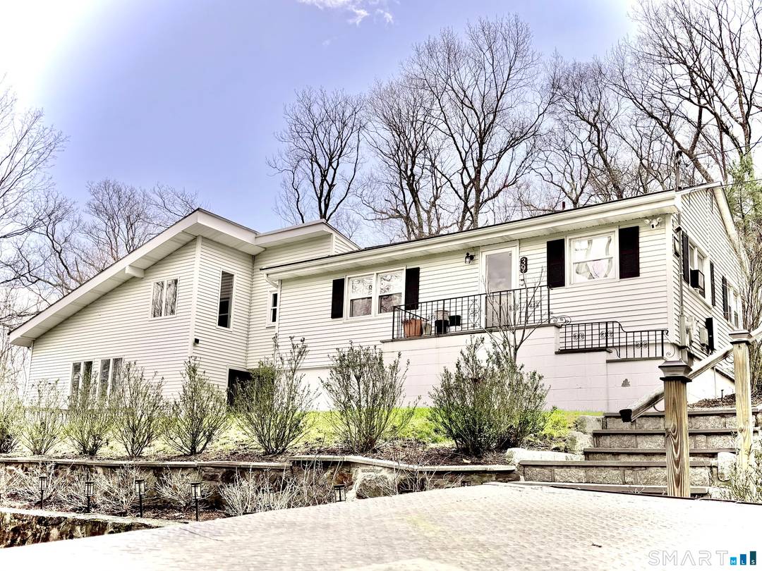 Spacious and inviting 3 bedroom, 2.