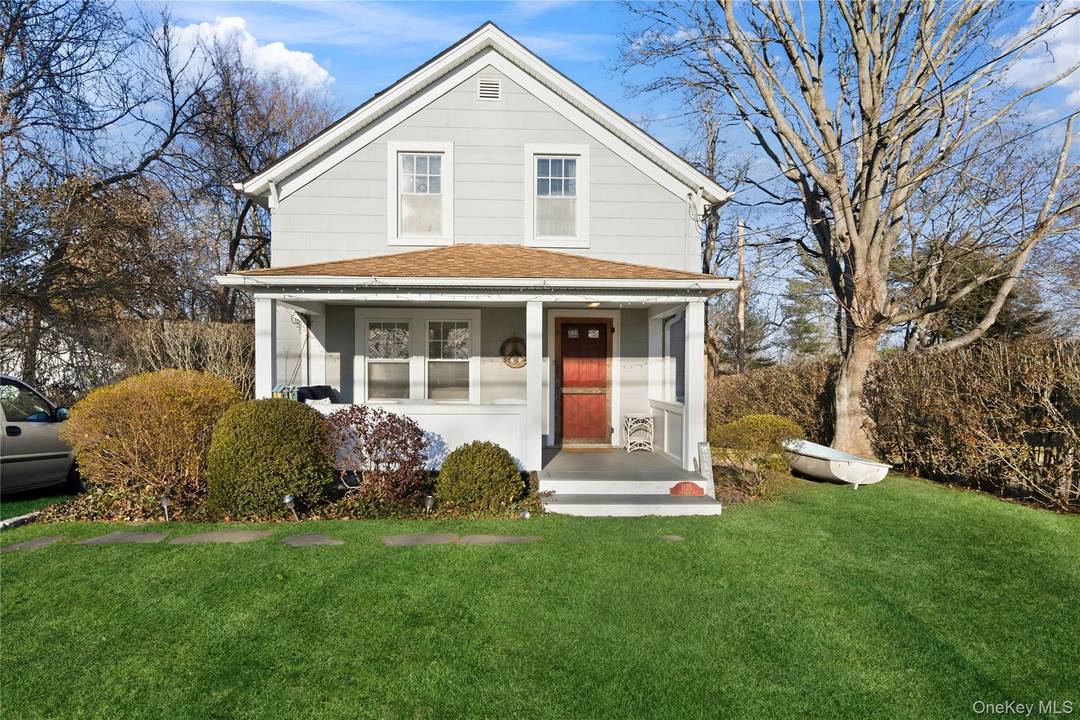 Fantastic income opportunity awaits South of Main less than a mile from the beach !