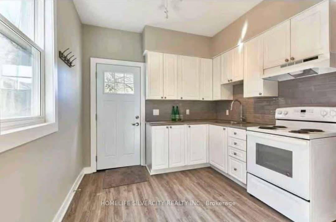 2 Bedroom unit with backyard access and entry.