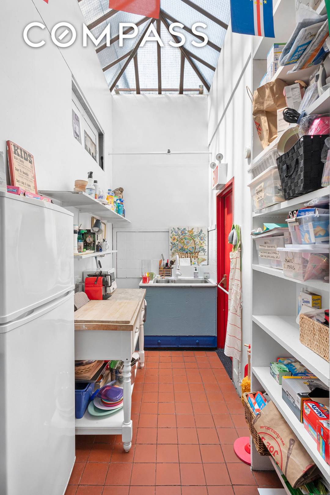 Rare Loft Opportunity Union Square Full Floor Penthouse w Private Roof Deck Landmarked Building 4, 300sf 6, 000, 000 An extraordinary opportunity awaits in the heart of Union Square the ...